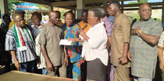 Seven (7) 40HP outboard motors have been donated to fishers in Senya Beraku following last week’s robbery attack.