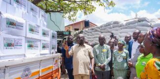 PFAG eulogizes agric Minister as the Association distributes the 40,000 bags of fertilizers to its members.