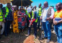 Agric Minister cuts sod for construction of irrigation project at Aninkroma
