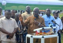 Government donates 500 fertilizers and 2 portable irrigation machines to Pomaakrom Patra cooperative to enhance vegetable production