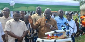 Government donates 500 fertilizers and 2 portable irrigation machines to Pomaakrom Patra cooperative to enhance vegetable production